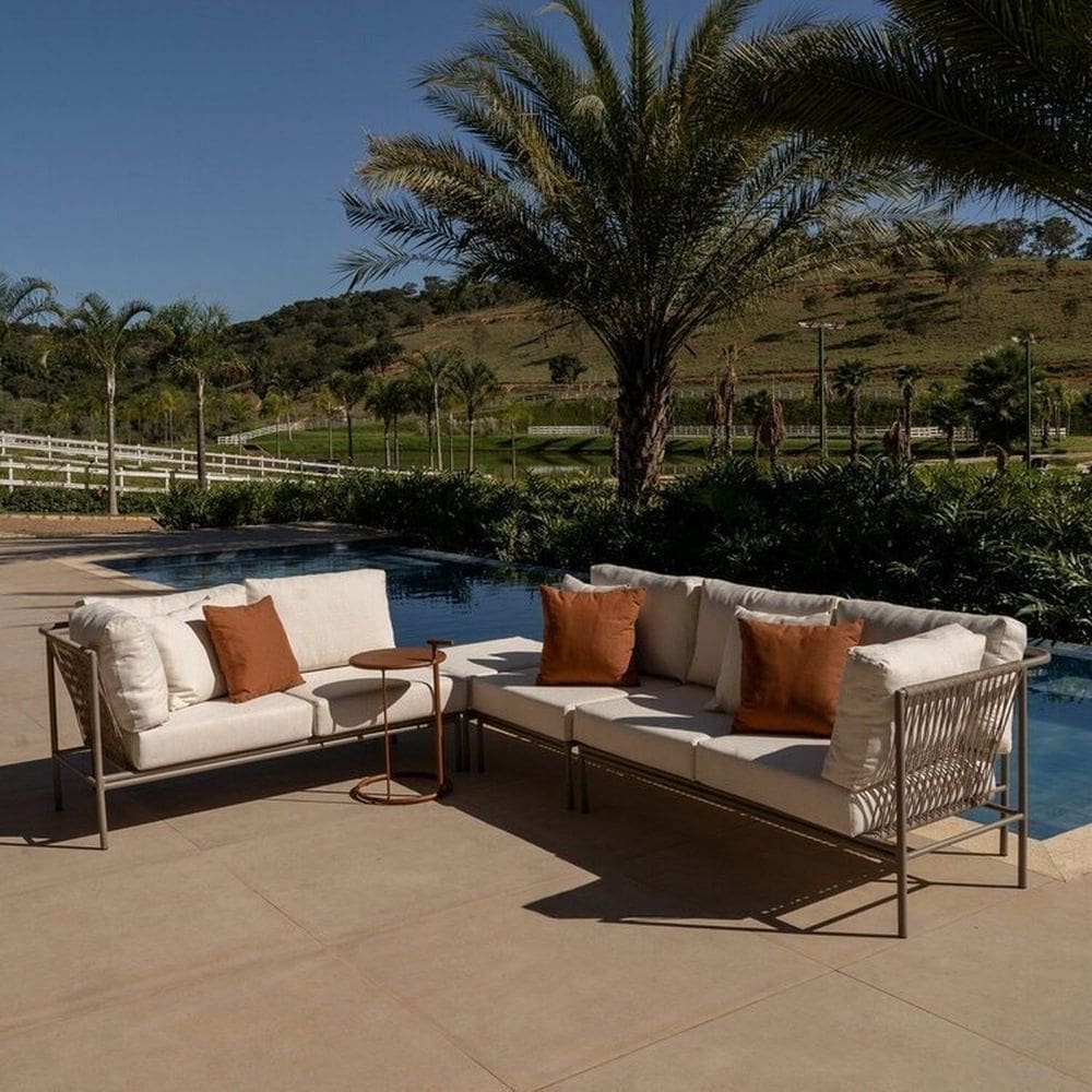Conjunto Jardim e Varanda 2 Chaise 1 Sofá 1 Puff 1 Mesinha Refúgio Cabecasa Madeiramadeira Champanhe/Quaker areia