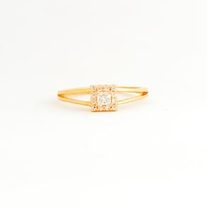 Anel Paty Com Zirconias Brancas Folheado A Ouro 18K