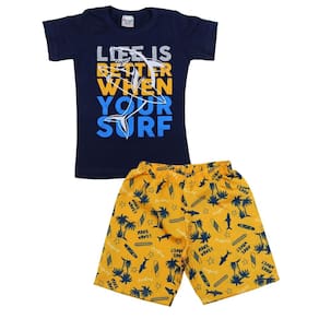 Conjunto Camiseta Azul Tubarão Bermuda Mostarda Menino Verão