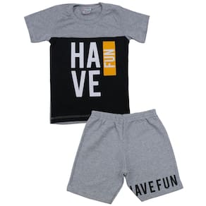 Conjunto Camiseta Cinza e Preta Bermuda Preta Menino Have Fun