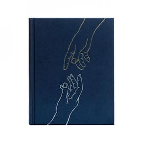 Bíblia Nvi Com Espaço Para Anotações, Tecido Azul Sobre Capa Dura, Leitura Perfeita, Mãos Que Oram
