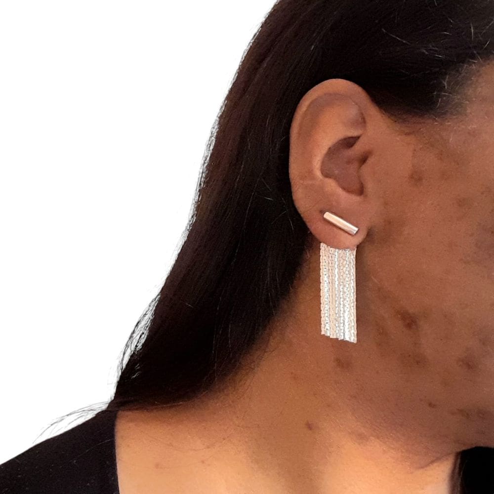 Brinco de franjas folheado a prata