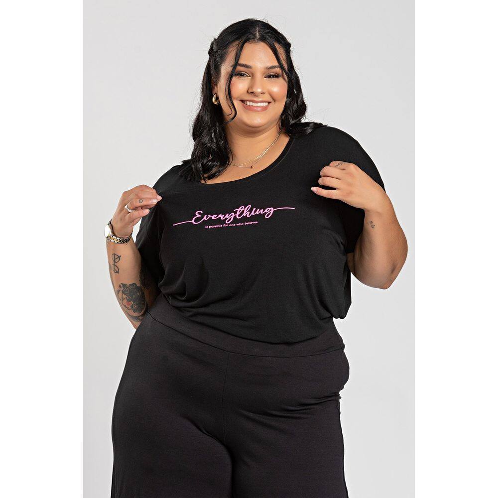 T-shirt Feminina Plus Size Malha Viscose c/ Estampa ”Everything” - Serena