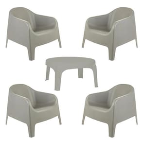 Conjunto 4 Poltronas Skarpo + Mesa Puket Área Externa Piscina e Jardim