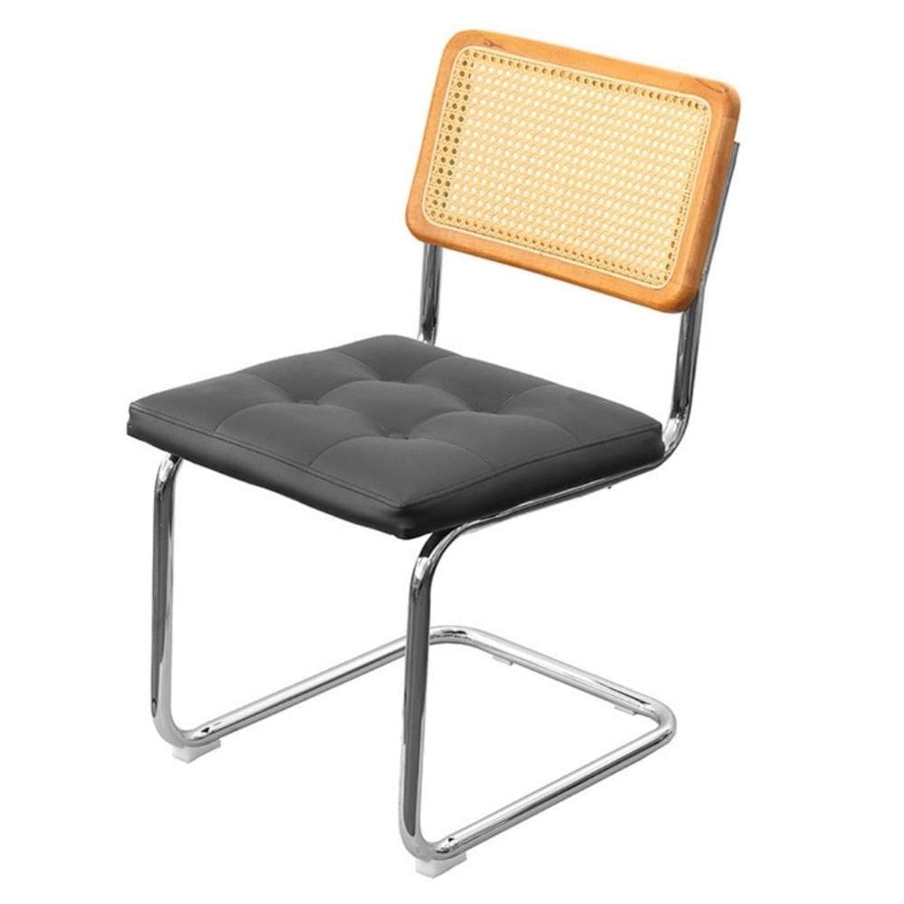 Cadeira Cesca Encosto Madeira Clara e Palha Natural Assento Poliuretano (PU) Preto Base Aço Cromado