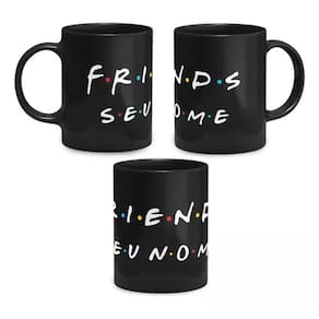 Caneca Preta Série Friends Personalizada Com Nome