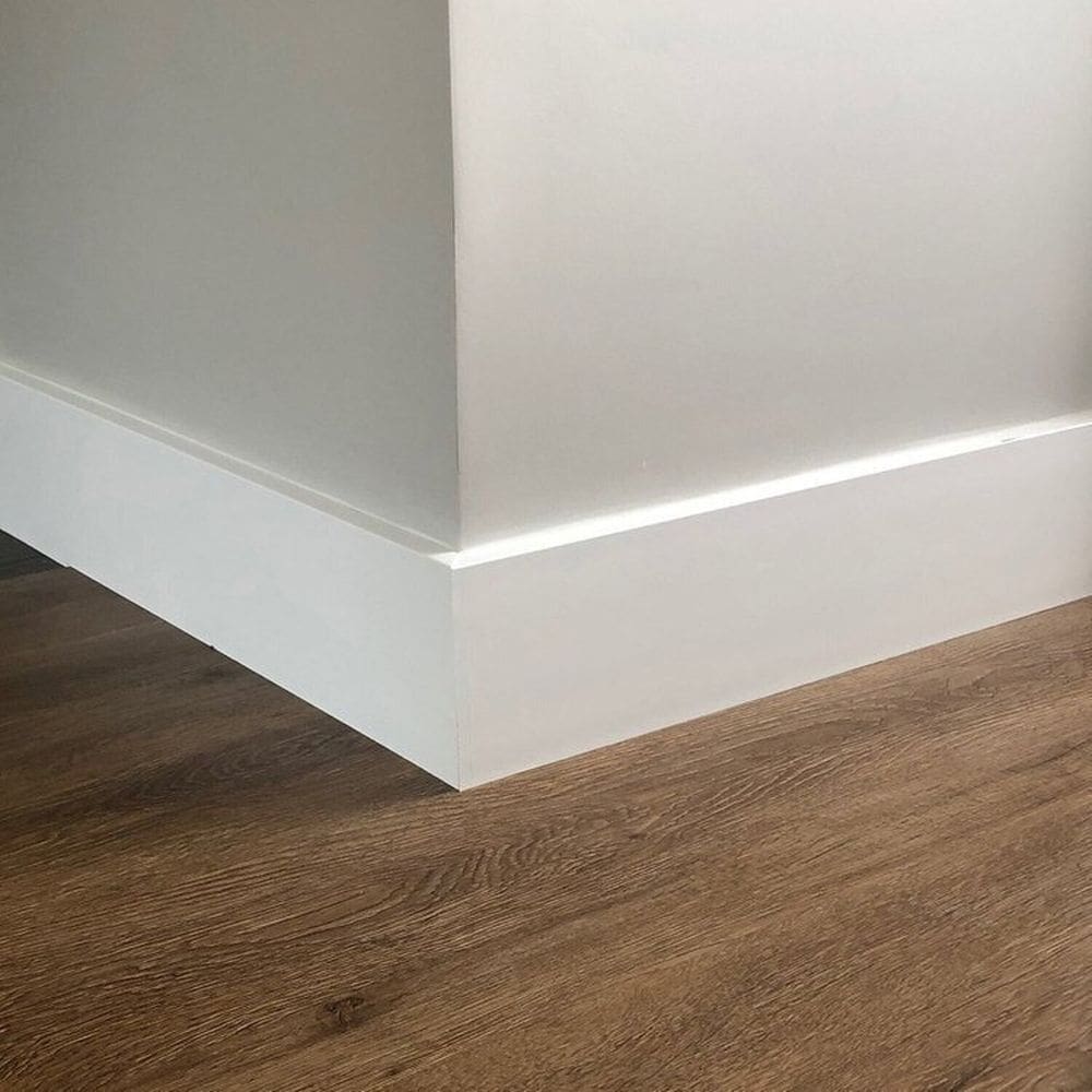Kit com 5 Barras Rodapé de Poliestireno 12cm X 15mm Liso 11,25m Branco