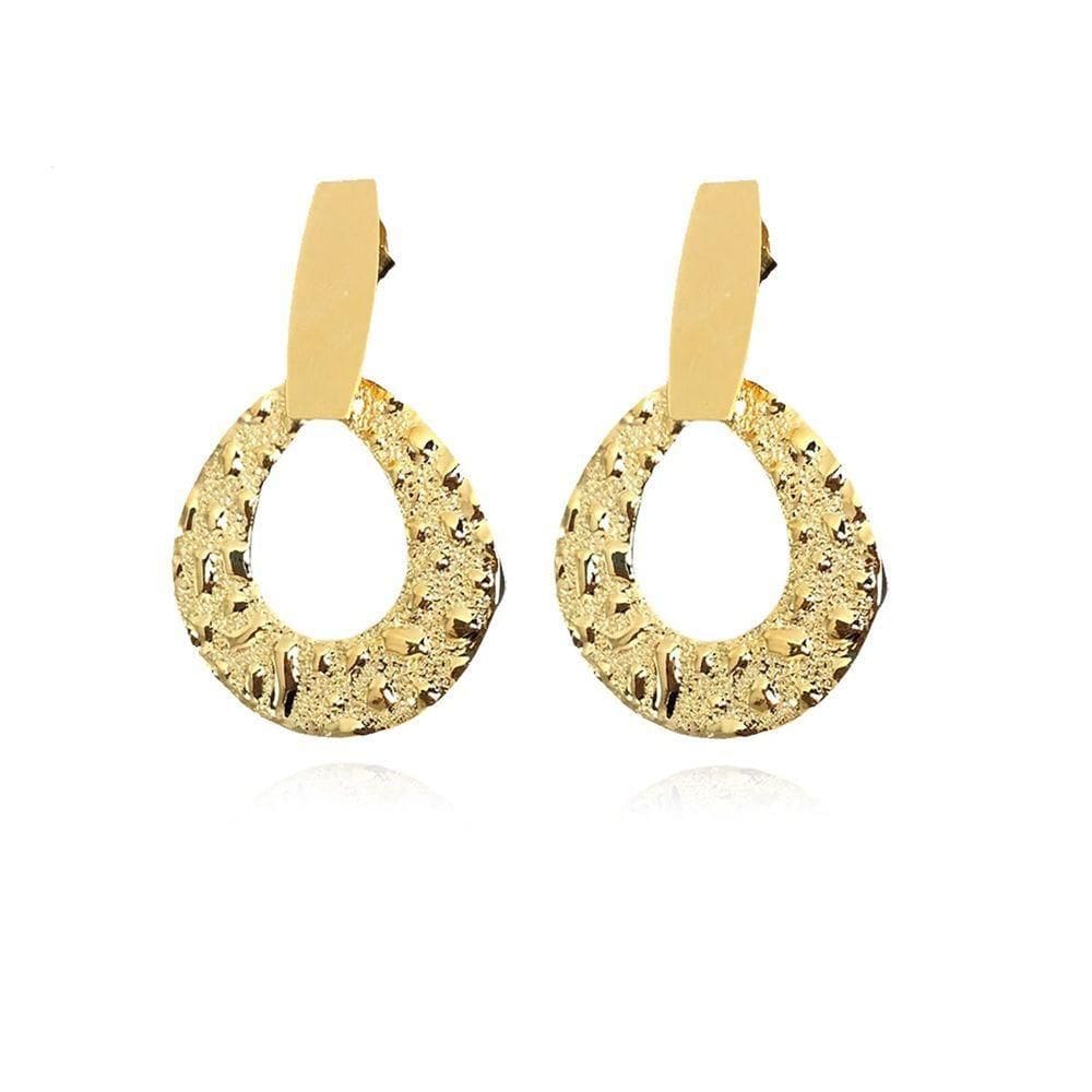 Brinco Circulo Trabalhado Folheado Em Ouro 18K