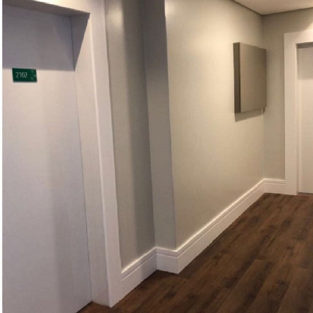 Kit com 5 Barras Rodapé de Poliestireno com Friso Mf15 18mm X 244cm X 15cm 12m Branco