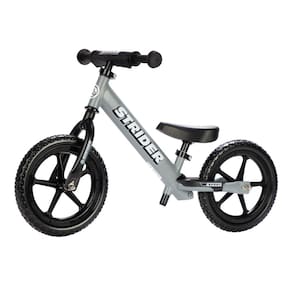Balance Bike Strider Sport 12" cinza fosco para crianças de 1 a 4 anos