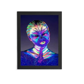 Mulher Com Tinta Neon Colorida Quadro Moldura Preta 60X40Cm