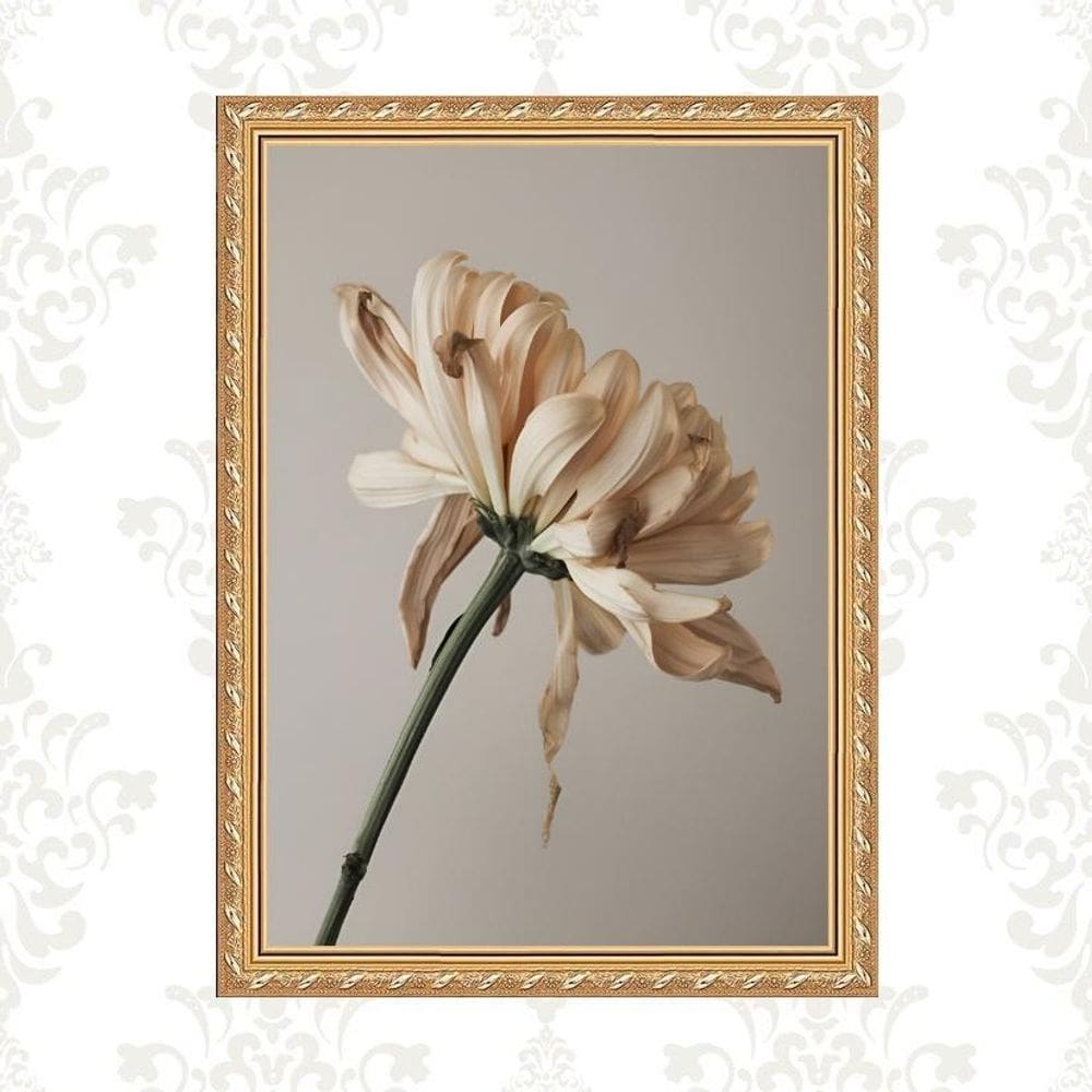 Quadro Moldura Dourada Flor Pétalas Bege 24X18Cm