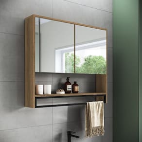 Armário Espelheira para Banheiro 80cm com 2 Portas e Toalheiro Estilo Industrial Preto/Mel