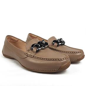Mocassim Feminino Couro Confortável Detalhe Corrente