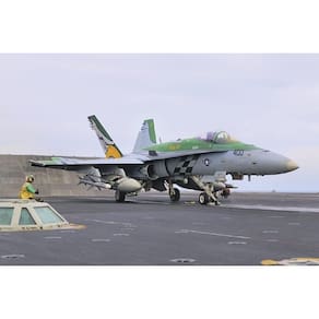 Academy F-a-18c Chippy Ho! 1-72 - Kit de Modelo de Avião