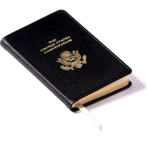 Imagem gráfica do livro A Constituição dos Estados Unidos em couro