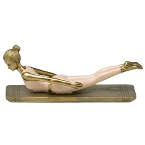 Escultura Estatua Mulher Fazendo Ioga Alongamento Decorativa