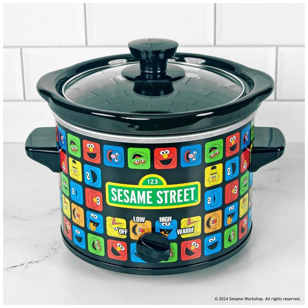 Panela Eletrica Multifuncional 1,8L com Sesame Street e 3 Modos de Calor, 110V 120W, Uncanny Brands, Colorida