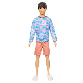 Boneca fashion Barbie Fashionistas Ken #219 com corpo esbelto
