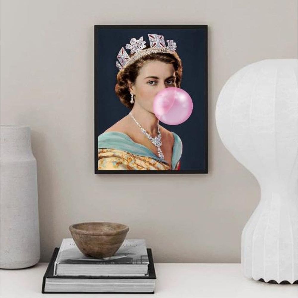 Quadro Queen Elizabeth With Bubblegum 33X24Cm - Com Vidro