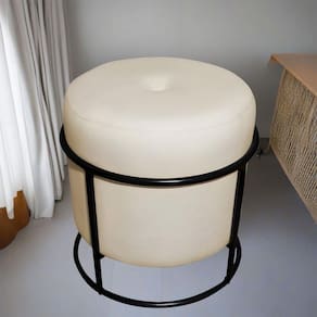 Puff Decorativo Redondo Para Sala Quarto Argola Pérola Bege Base Pés Preto