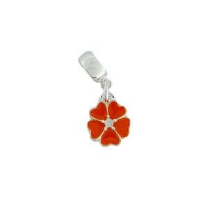 Berloque Resinado Flor Laranja Banhado a Prata