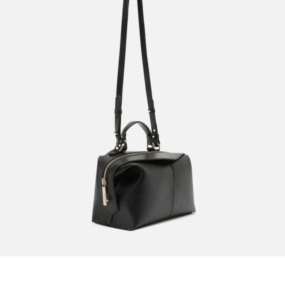 Bolsa Bowling Preta Média Mix Texturas Arezzo Feminino