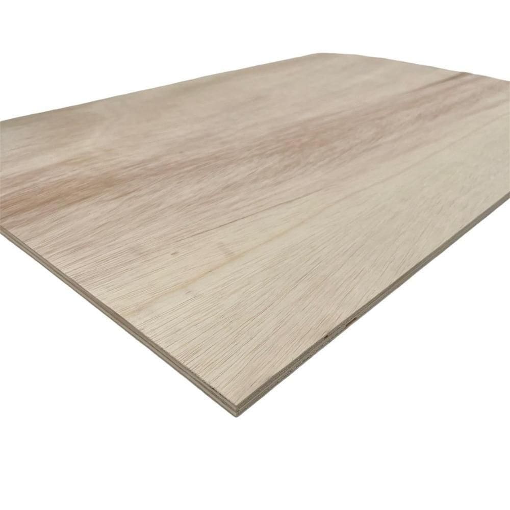 Compensado De Virola (80cm X 55cm X 6mm)