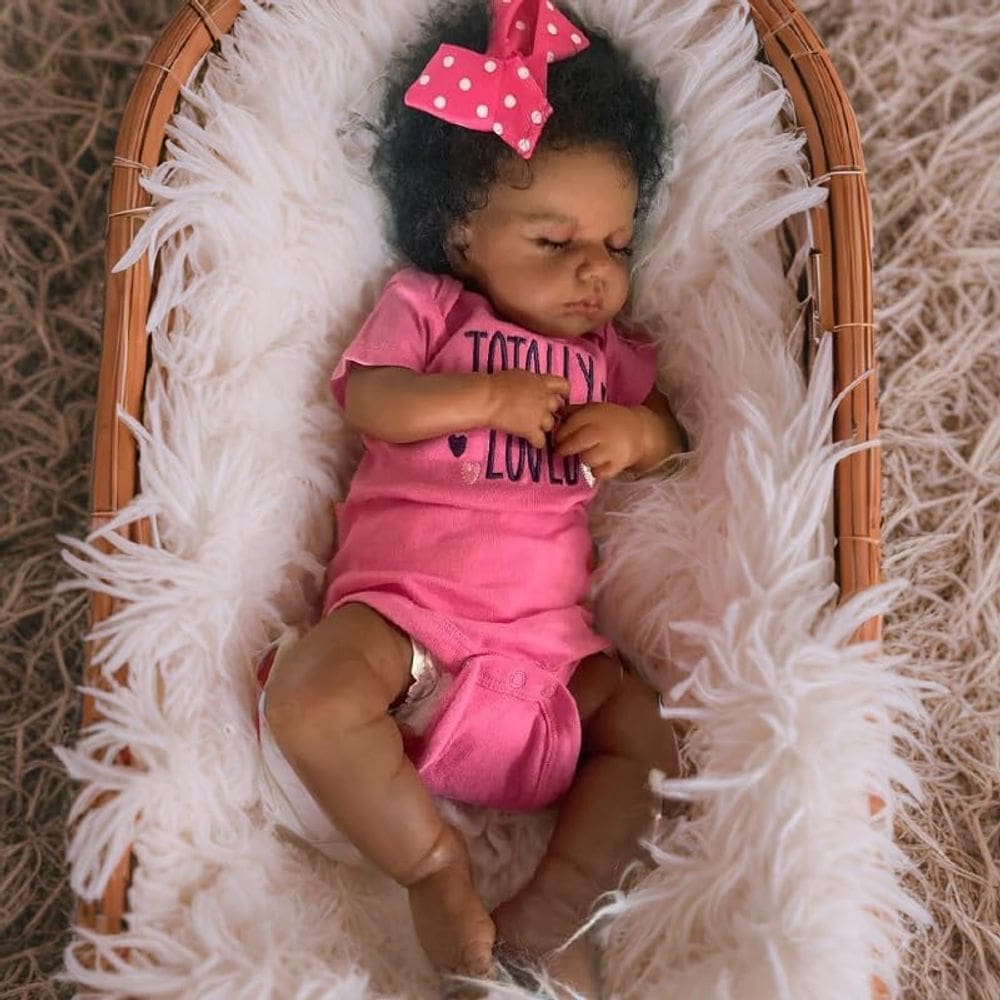 Boneca Reborn Pinky Black Girl 50 cm realista com roupas
