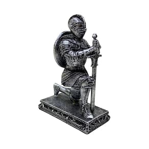 Figura Decorativa Estatueta Cavalheiro Ajoelhado 15 X 11 X 6