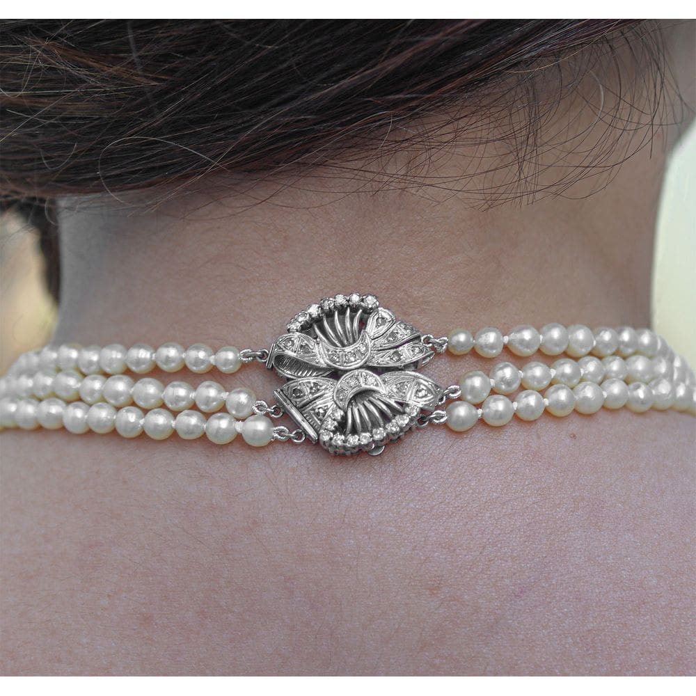 Colar Pérola natural fecho francês diamantes ouro branco 18k