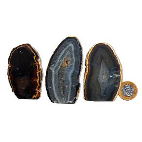 01 Geodo de Ágata Preta 200 a 250g 7 a 12cm Classe B
