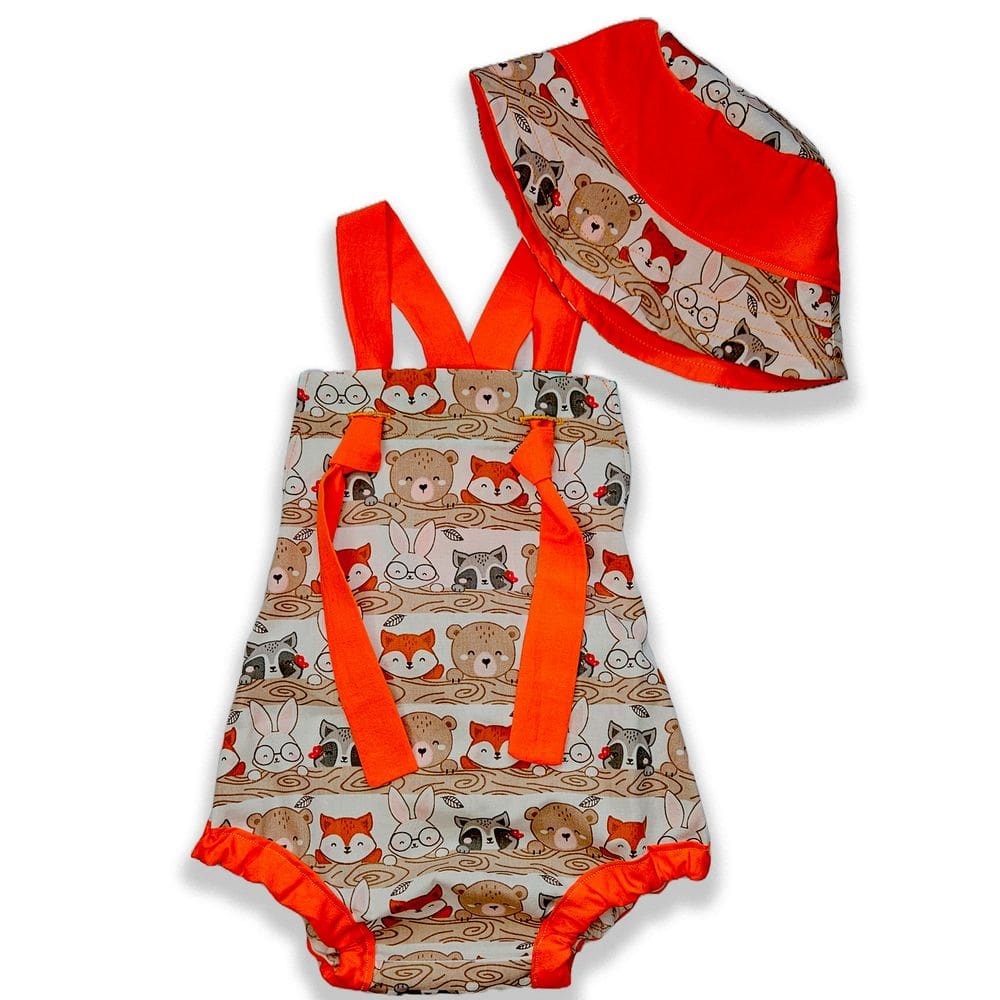 Jardineira Banho de sol bebê bichinhos + chapéu de Praia Romper luxo