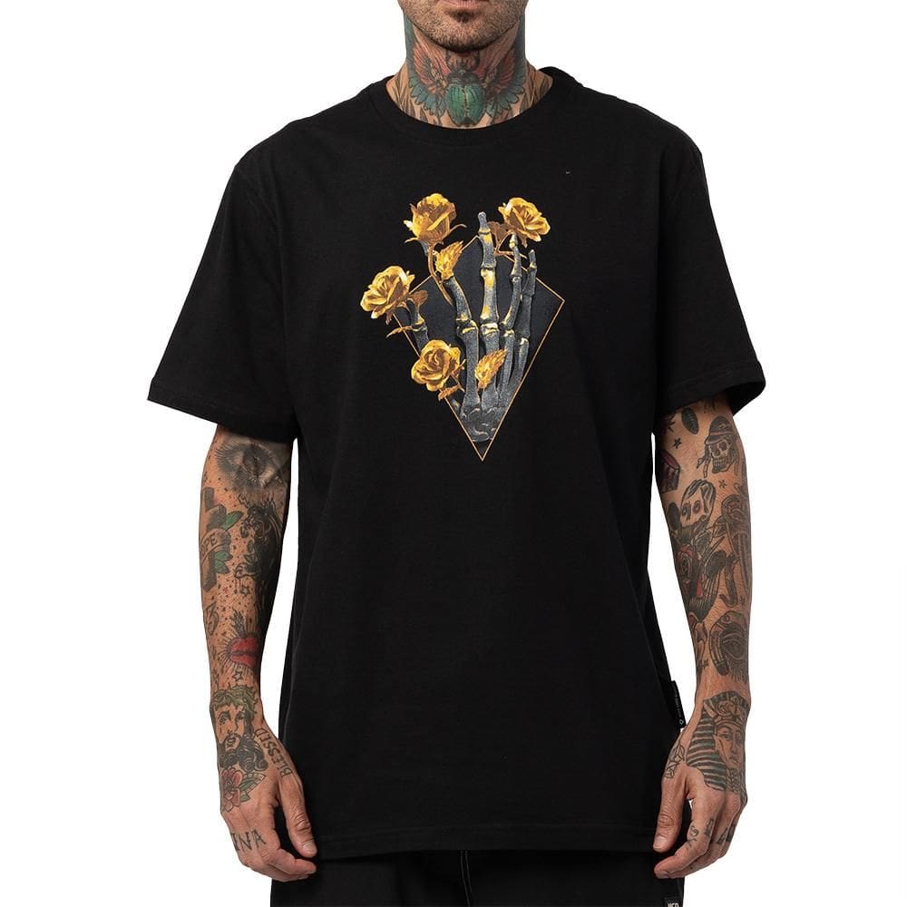 Camiseta MCD Dourado Mão Caveira WT25 Masculina Preto