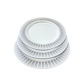 Kit 18 Pratos Luxo Acrílico Redondo Borda Pino Prata 18Cm