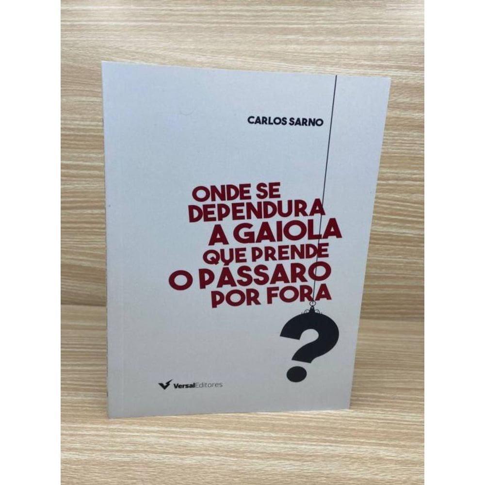 Onde Se Dependura A Gaiola Que Prende O Pássaro Por Fora