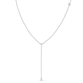 Colar Prateado Gravatinha Com Pontos De Luz