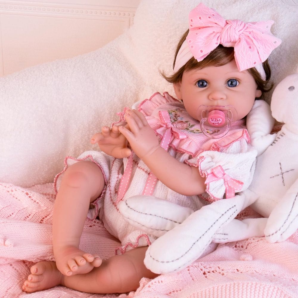 Boneca Reborn Aori Lifelike Realistic 55 cm com acessórios