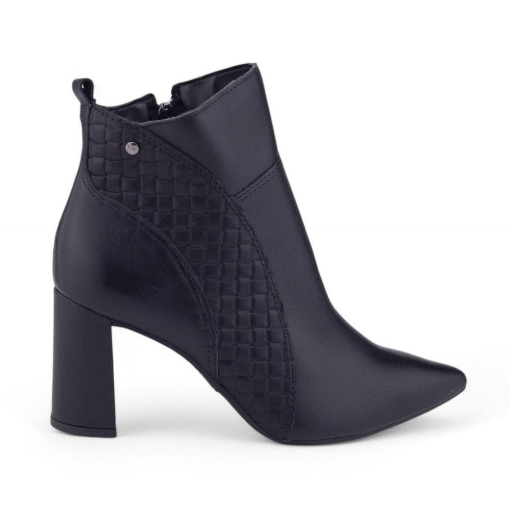 Bota Feminina Tanara T8913 Couro cano curto bico fino