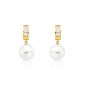Brinco De Pérolas Clarice Com Zirconias Navete Banhado A Ouro 18k