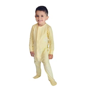 Macacão Magnético Amarelo com girafa lateral branca - 3 meses