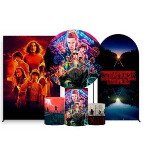 Kit Painel de Festa Redondo de 1,50m, Trio de Cilindros, Painel Lateral e Romano Stranger Things - Fera Print