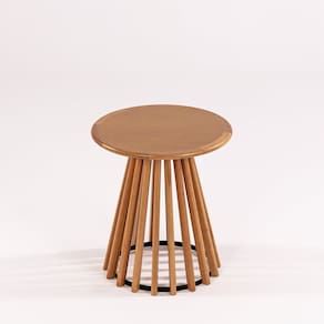 Mesa Lateral Redonda 50cm X 50cm X 55cm Dover Verniz Avelã