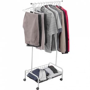 Arara de Roupas Desmontável Branca com Cesto e Rodízios Utimil Cabideiro de Chão Aço Carbono