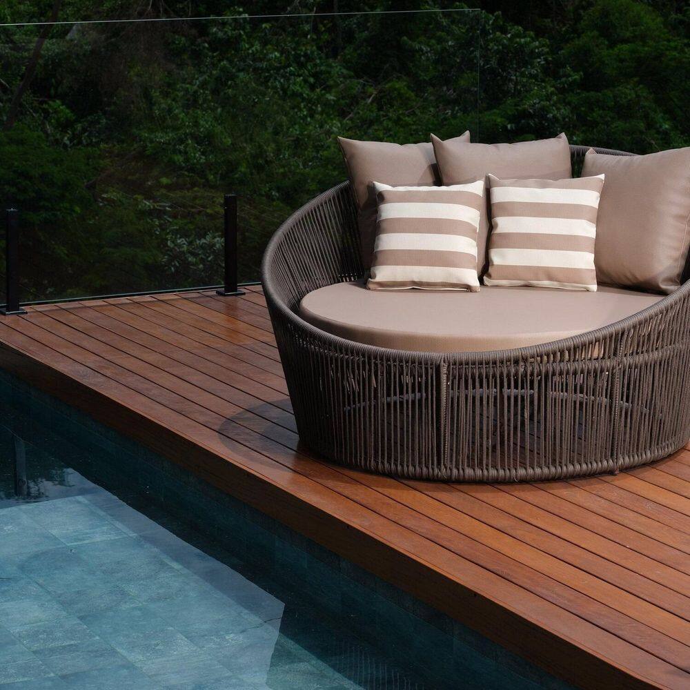 Chaise 3 Almofadas e 2 Almofadas Listradas Amsterdã Marrom