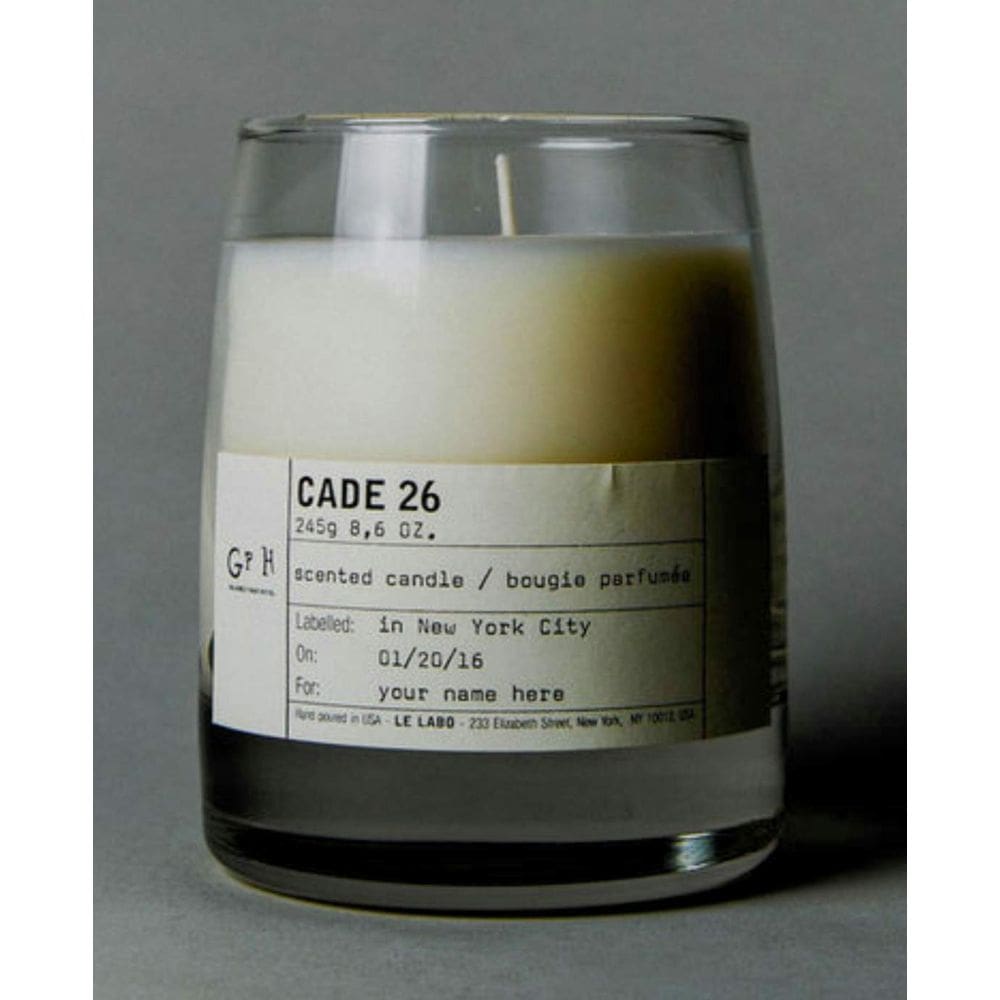 Vela Le Labo CADE 26 Classic 245g Smell Santal 26 com Smoky