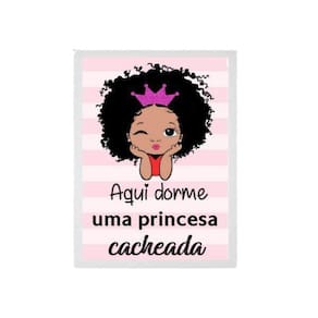 Quadro Aqui Dorme Uma Princesa Cacheada 33X24 C/Vidro Branca