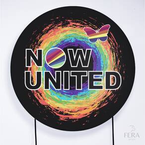 Painel Decorativo para Festa 1,30x1,30 metros Vesti Fácil com Elástico Now United - Fera Print