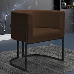 Poltrona Reforçada Decorativa Sala Nayara Base Ferro Preto Suede