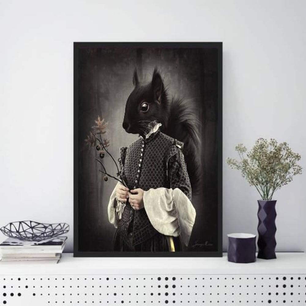 Quadro Vintage Senhora Esquilo 45X34Cm Moldura Preta